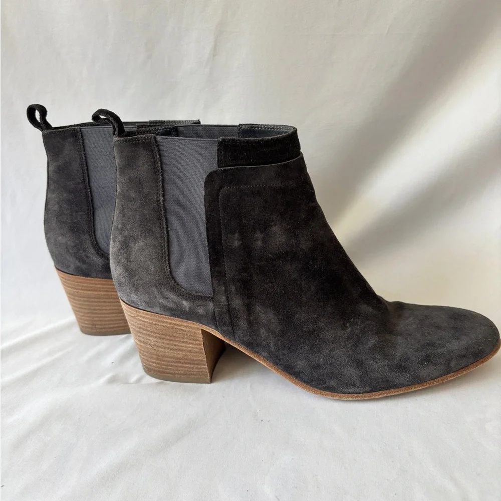 Vince 10 size heel